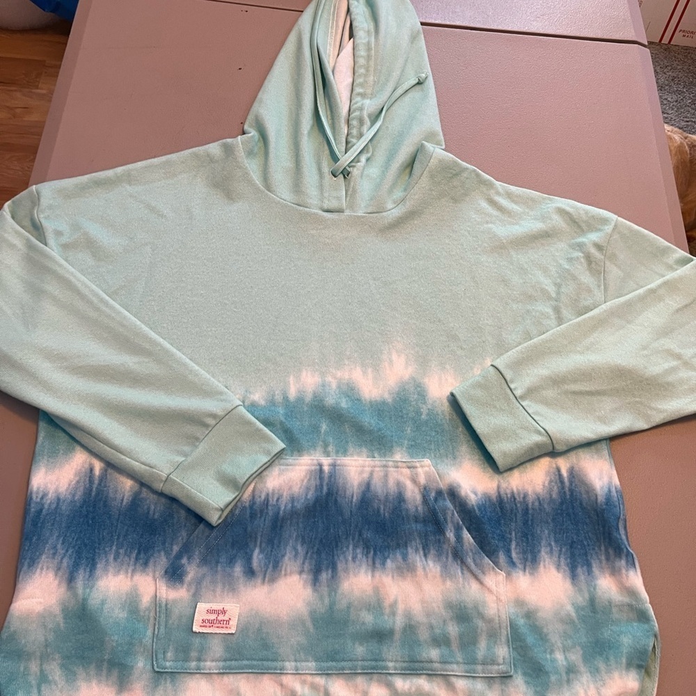 Simply Southern Hoodie M